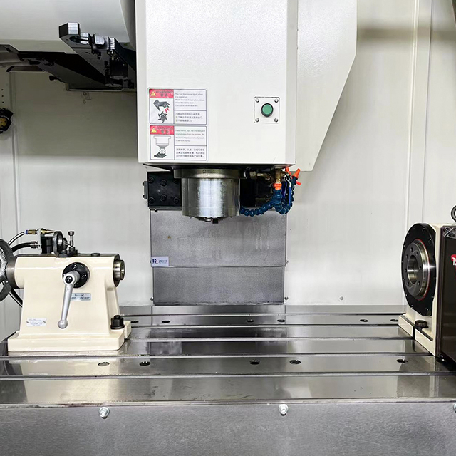 四轴加工中心